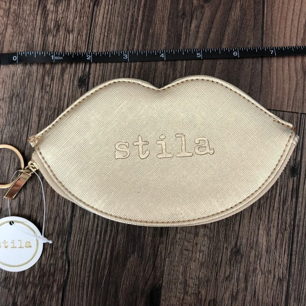 STILA Champagne Gold Lips Pouch - Picture 3 of 3